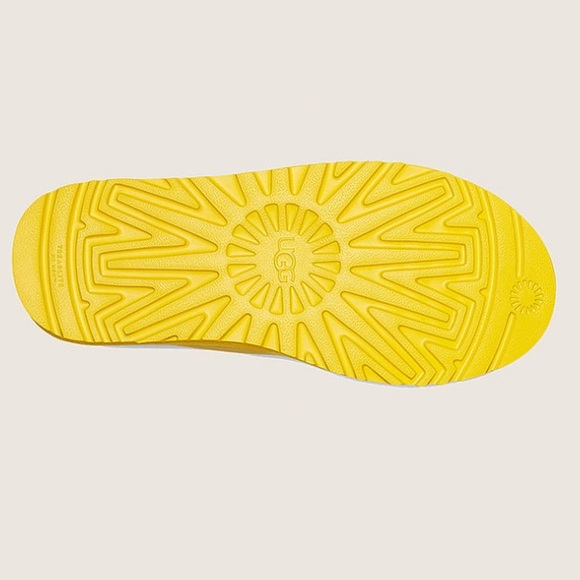 UGG® NEUMEL Canary Yellow Chukka Ankle Boot w/ ✅ FREE Protector Spray - Picture 4 of 8